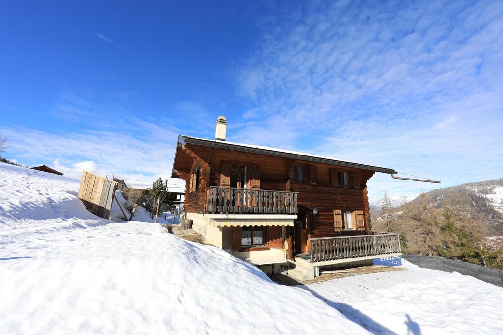 Chalet La Caleche in the village La Tzoumaz