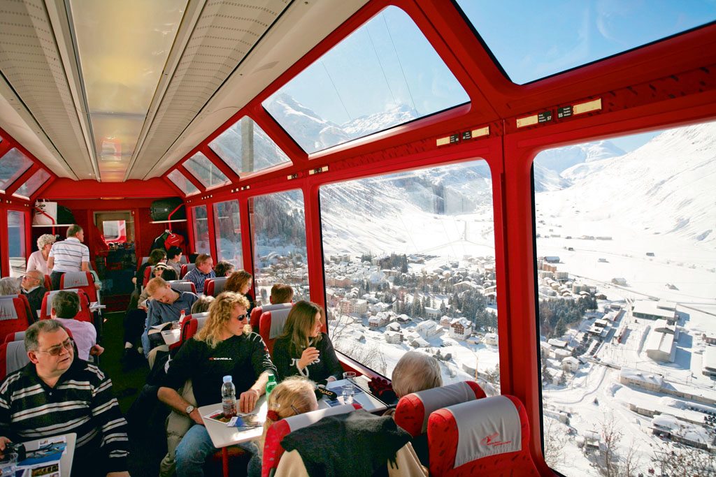 Moving between Swiss cities by panoramic trains